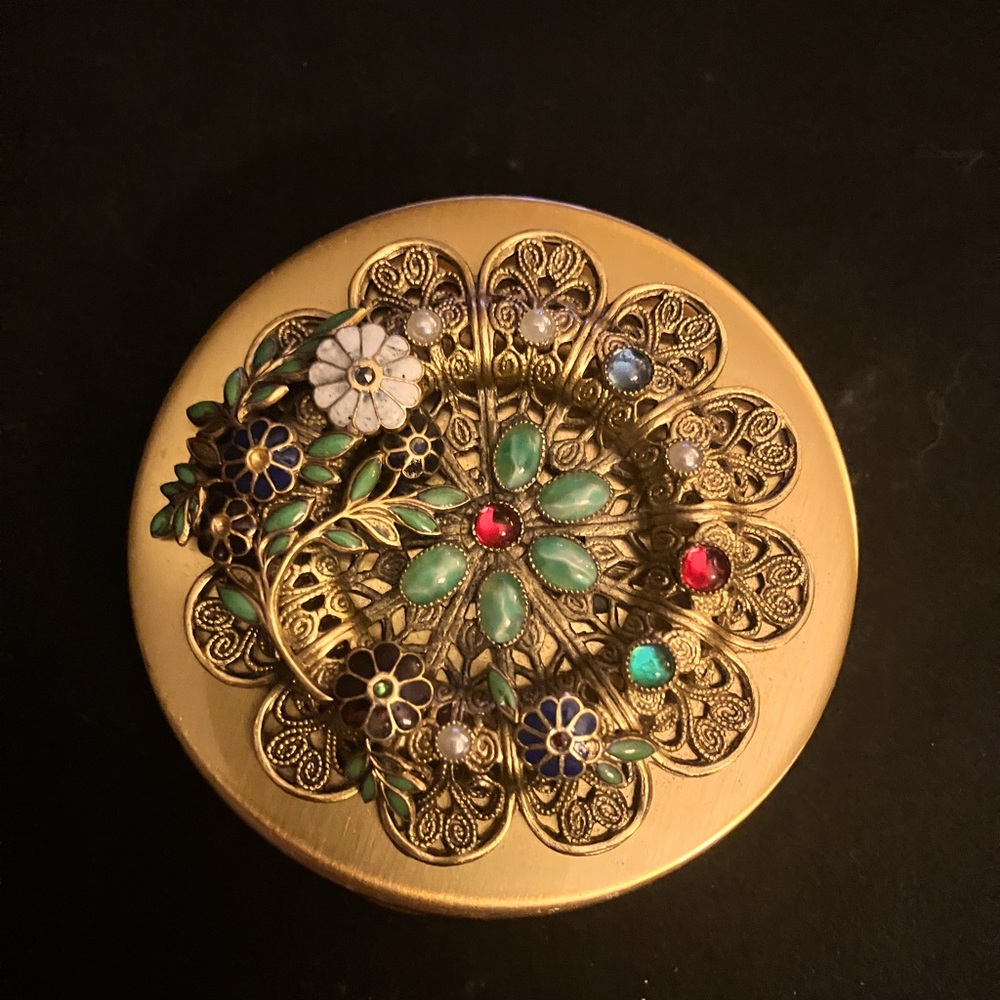SOLD — Turiet & Bardach Evans Jewels Filigree Powder Compact Vintage Vanity